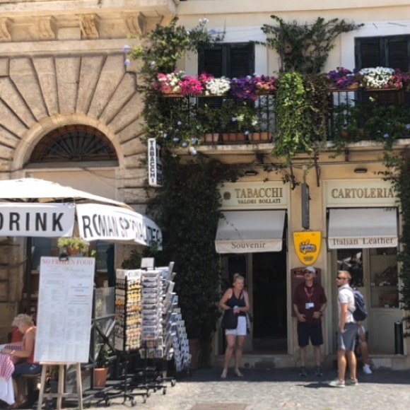 Poshmark Ambassador Blake Lyons - Picture 4 of 8